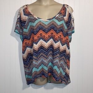 PLUS Chevron super lightweight cold shoulder sweater